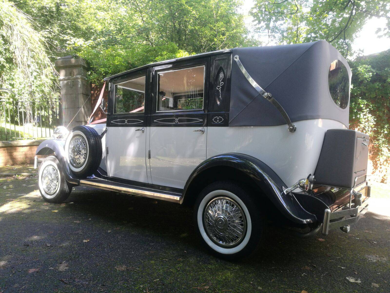 vintage viscount car from behind