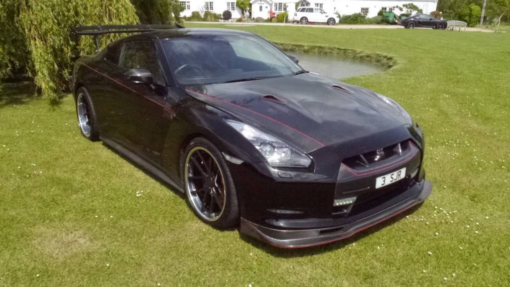 nissan gtr outside of newport home