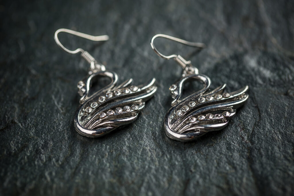 swan shaped silver earrings 